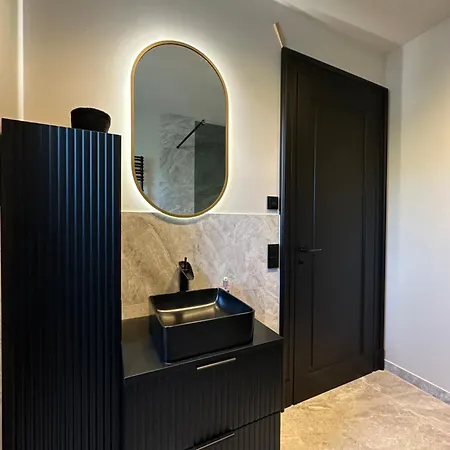 Lejlighed * Stadtvilla * * Aussergewoehnlich * 2 Zimmerwohnung * Zentrumsnah