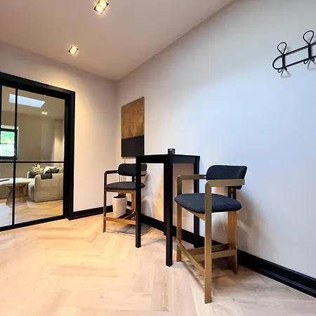 * Stadtvilla * * Aussergewoehnlich * 2 Zimmerwohnung * Zentrumsnah * Plauen