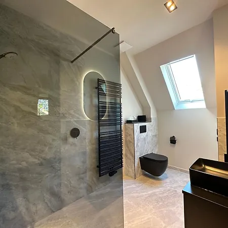 * Stadtvilla * * Aussergewoehnlich * 2 Zimmerwohnung * Zentrumsnah 아파트 *