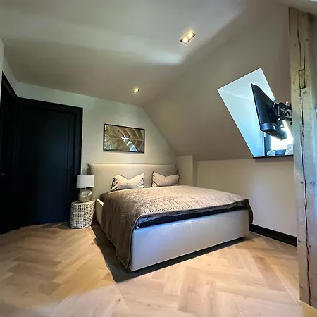 Apartment * Stadtvilla * * Aussergewoehnlich * 2 Zimmerwohnung * Zentrumsnah