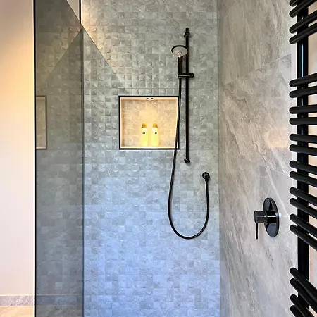 * Stadtvilla * * Aussergewoehnlich * 2 Zimmerwohnung * Zentrumsnah