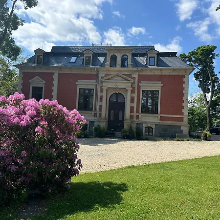 * Stadtvilla * * Aussergewoehnlich * 2 Zimmerwohnung * Zentrumsnah * Plauen