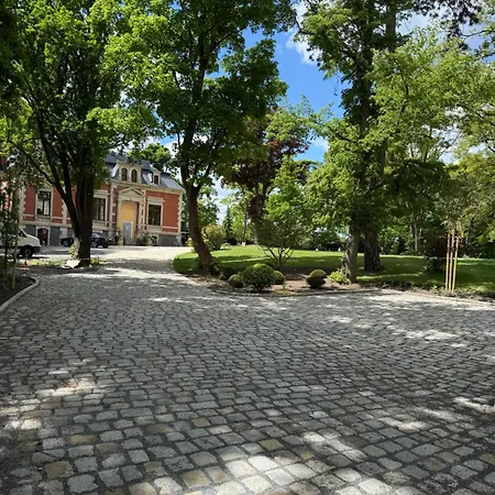 * Stadtvilla * * Aussergewoehnlich * 2 Zimmerwohnung * Zentrumsnah