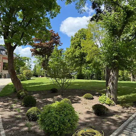 Lägenhet * Stadtvilla * * Aussergewoehnlich * 2 Zimmerwohnung * Zentrumsnah Plauen