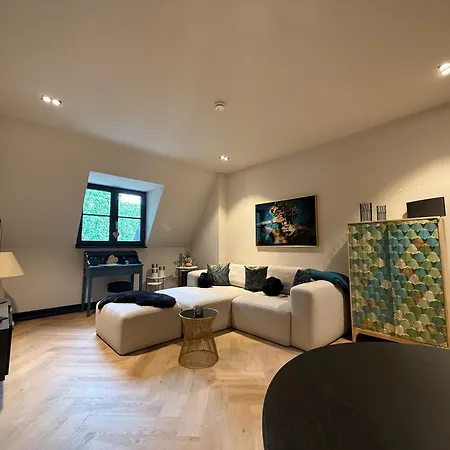 * Stadtvilla * * Aussergewoehnlich * 2 Zimmerwohnung * Zentrumsnah アパート