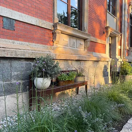 * Stadtvilla * * Aussergewoehnlich * 2 Zimmerwohnung * Zentrumsnah * Plauen