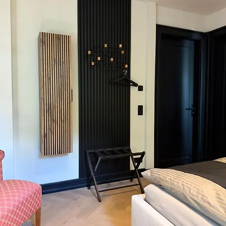 Apartamento * Stadtvilla * * Aussergewoehnlich * 2 Zimmerwohnung * Zentrumsnah Plauen